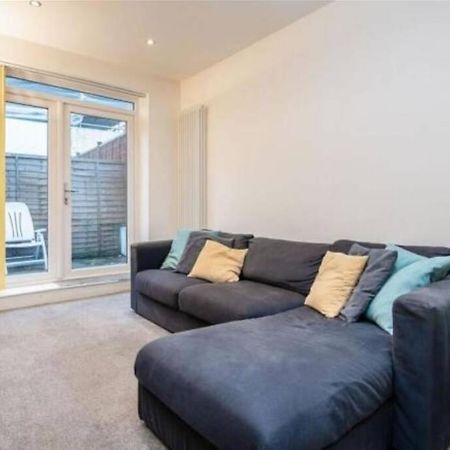 Contemporary 3 Bed Apartment In Hendon Central. 외부 사진